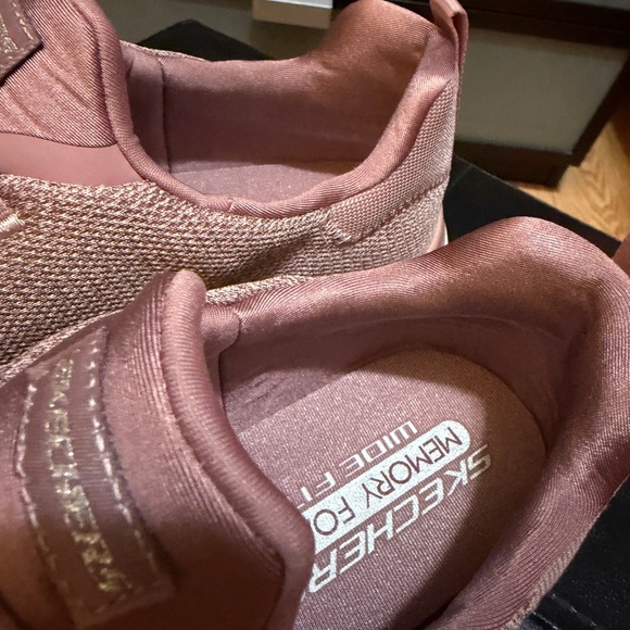 Skechers Women's Mauve Knit Sneakers - Picture 10 of 10